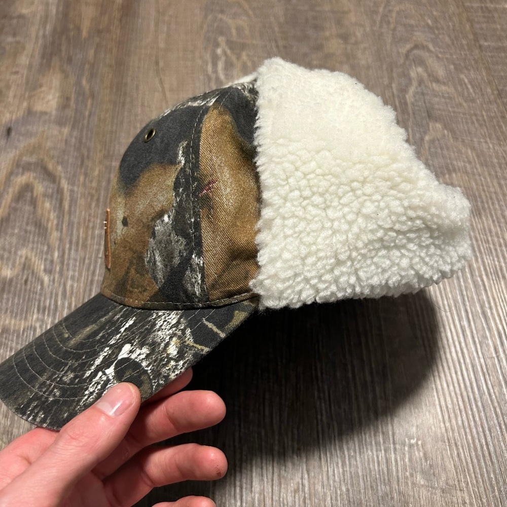 Carhartt Camo Sherpa Earflap Cap with Leather Logo - Picture 2 of 7